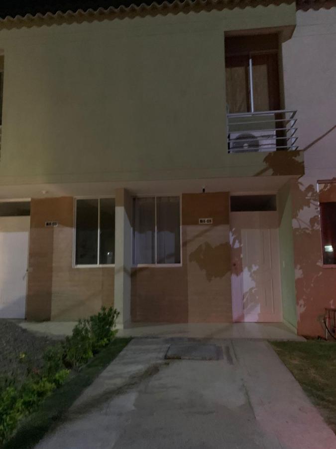 Casa Agradable Con Estacionamiento Privado * Santa Marta (Magdalena)